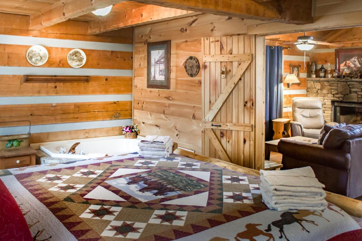 Suits Us Pigeon Forge Buitenkant foto