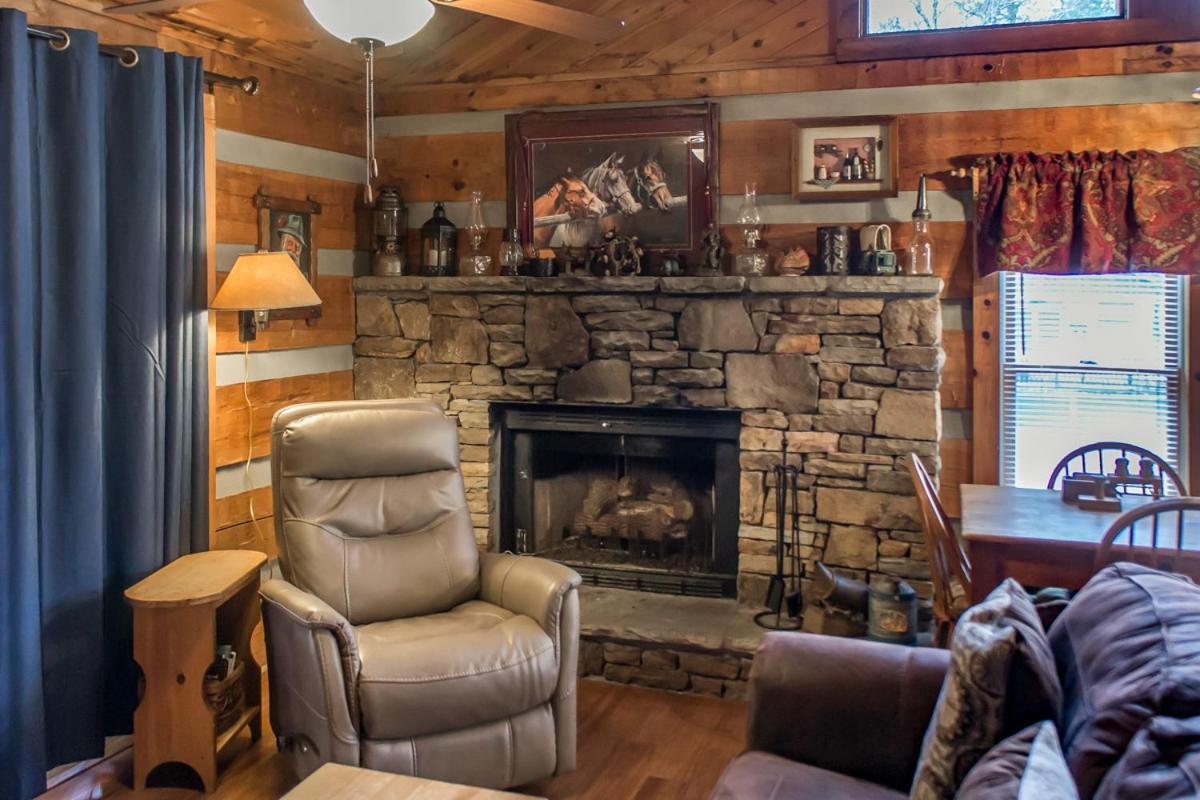 Suits Us Pigeon Forge Buitenkant foto