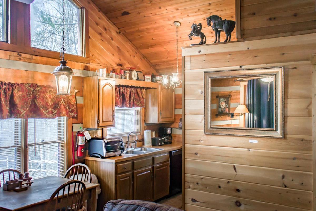 Suits Us Pigeon Forge Buitenkant foto